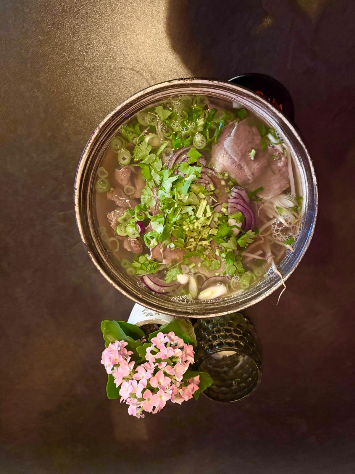 Suppen im Kyushu Asia Cuisine & Sushi